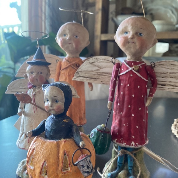 Selection of Debbee thiabault - Picture 6 of 16